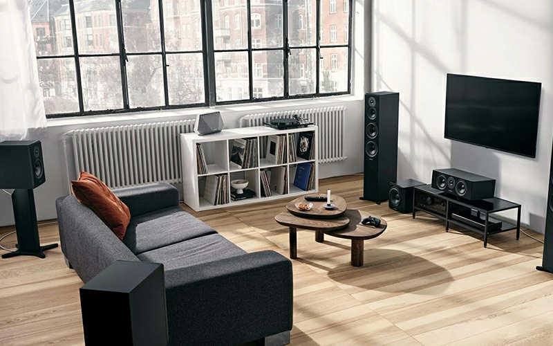 Loa Dynaudio Emit 10 tại phòng khách