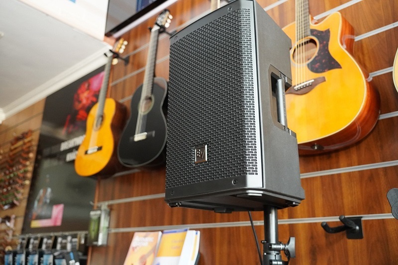 loa ev zlx-12p-g2 chân chống loa