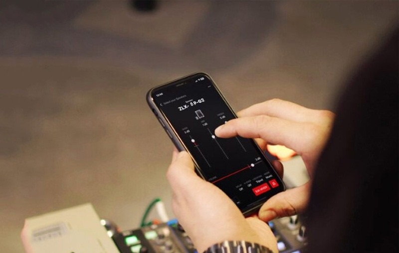 loa ev zlx-12p-g2 ứng dụng điều khiển