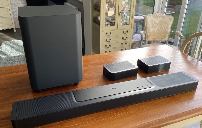 loa soundbar jbl có vệ tinh