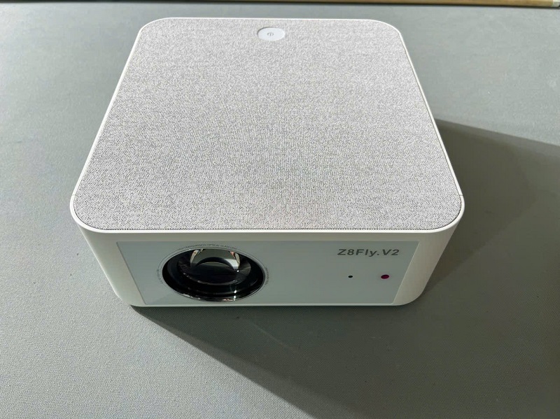 máy chiếu z8 fly v2 cho chất lượng hình ảnh ấn tượng