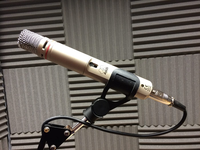 mua micro AKG C1000S