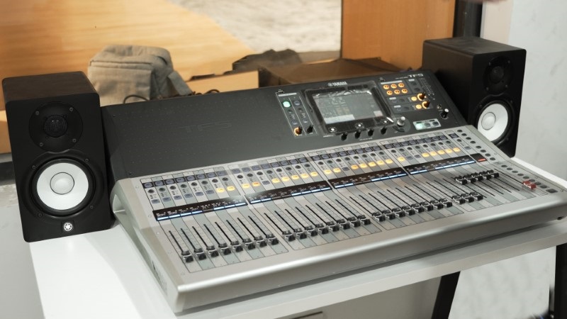 mixer yamaha tf5