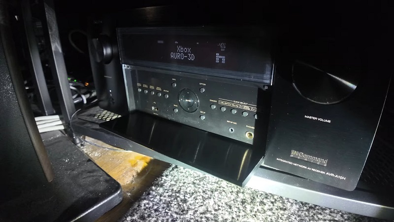 nút bấm điều khiển trên avr-a10h