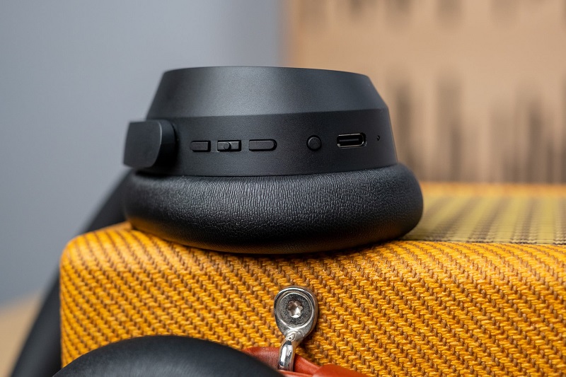 nút điều khiển trên tai nghe accentum