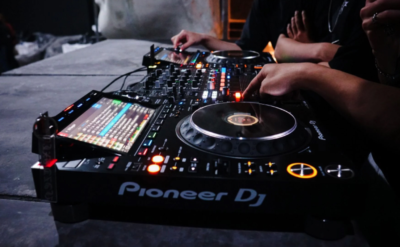 pioneer cdj