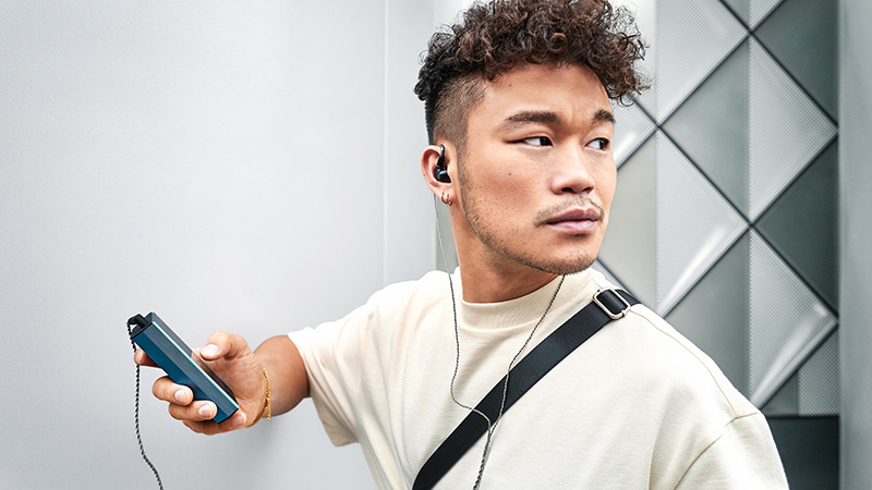 Thiết kế tai nghe Sennheiser IE200