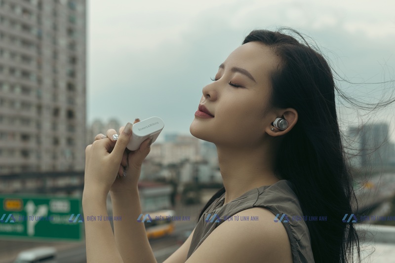 tai nghe bowers wilkins pi8 chất âm