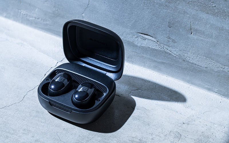 tai nghe jbl live free II thiết kế trẻ trung