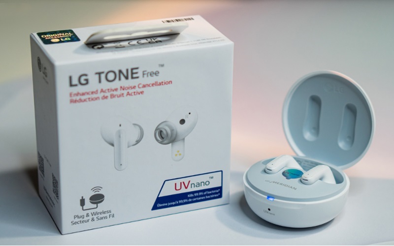 Tai nghe LG Tone Free T90 mở hộp