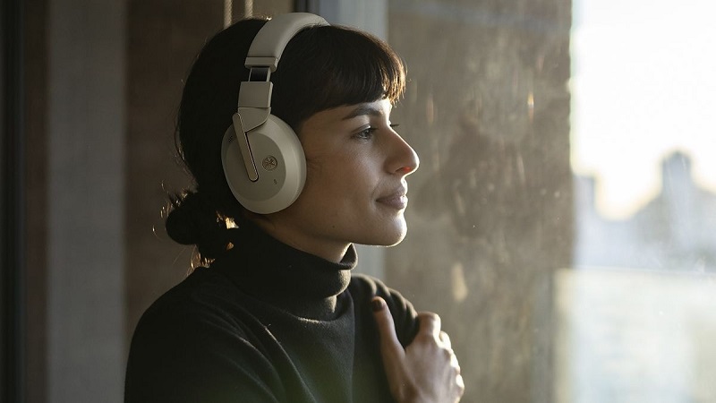 tai nghe yamaha yh-e700b với thiết kế trẻ trung năng động