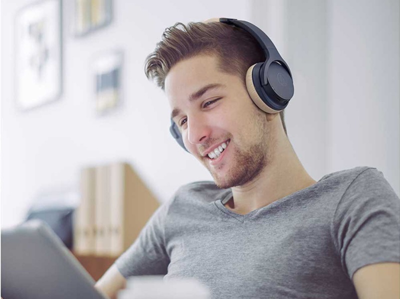 Audio Technica ATH-S220BT được trang bị công nghệ Bluetooth