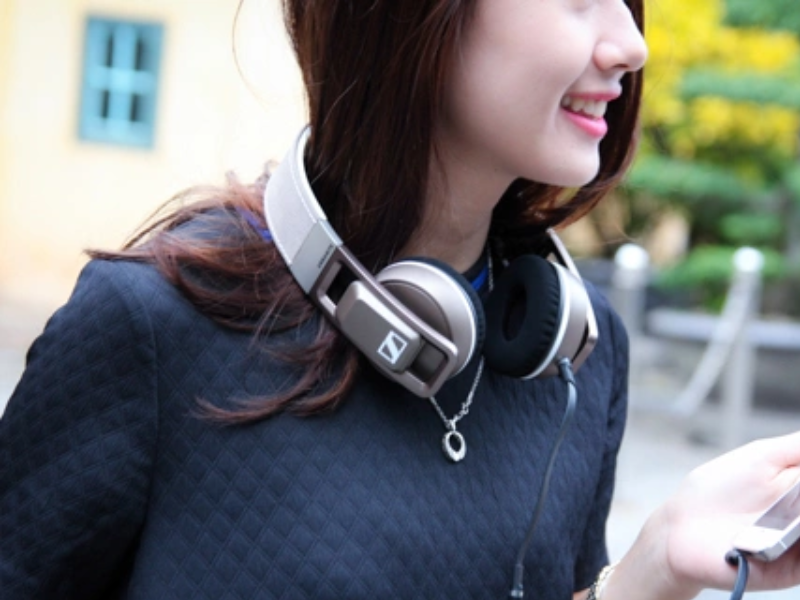 Thiết kế tai nghe trẻ trung, sang trọng