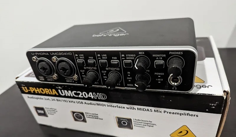 tính năng trên soundcard behringer umc204hd