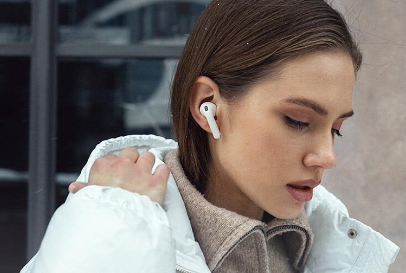 trải nghiệm đeo tai nghe w260nc