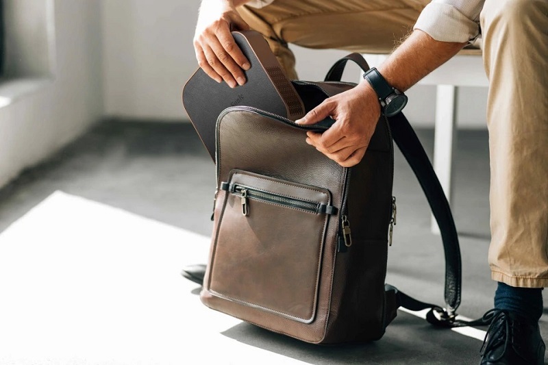 máy chiếu viewsonic m2w với kích thước nhỏ gọn, dễ dàng mang theo