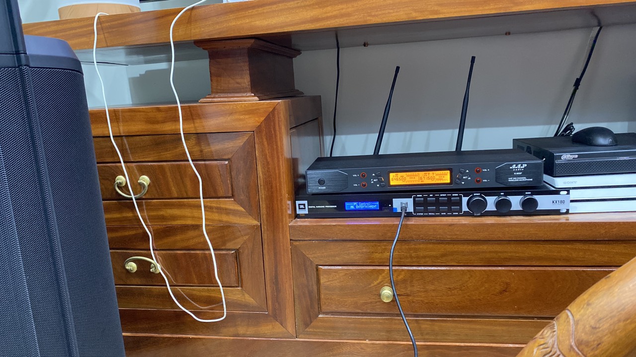 vang số JBL KX180A