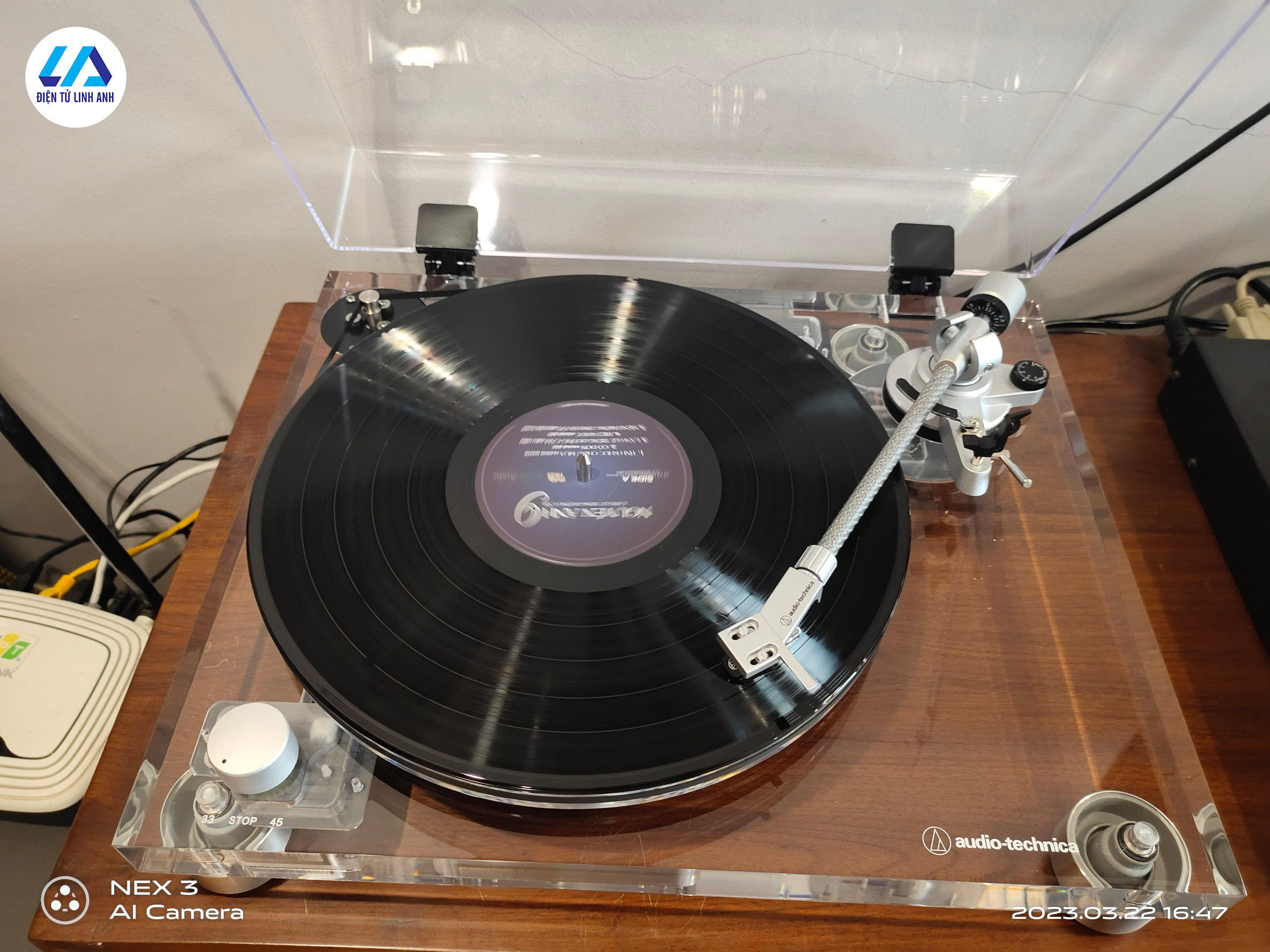 ngoại hình mâm than Audio Technica AT-LP2022