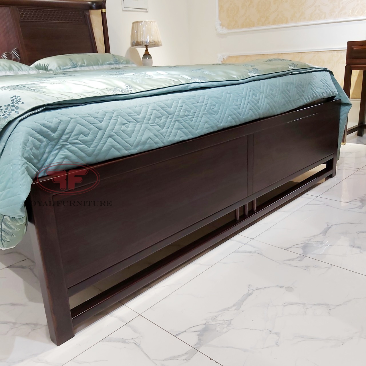 Giường ngủ 1m8x2m indochine 9801 chất liệu gỗ tự nhiên