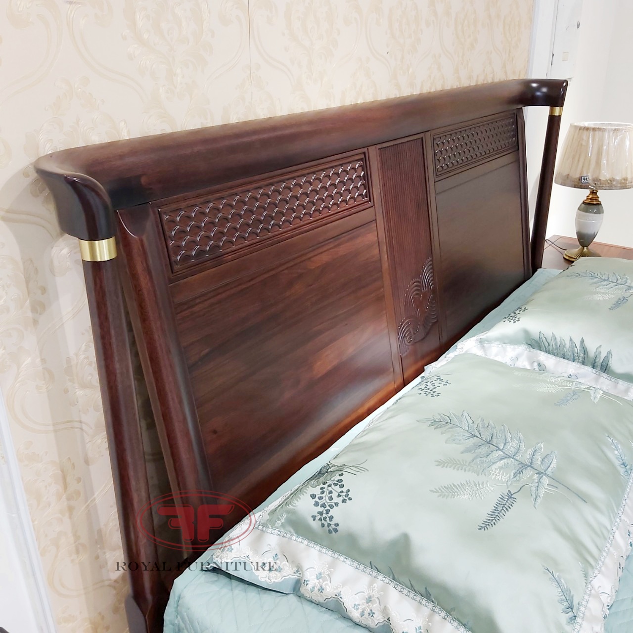 Giường ngủ 1m8x2m indochine 9801 chất liệu gỗ tự nhiên