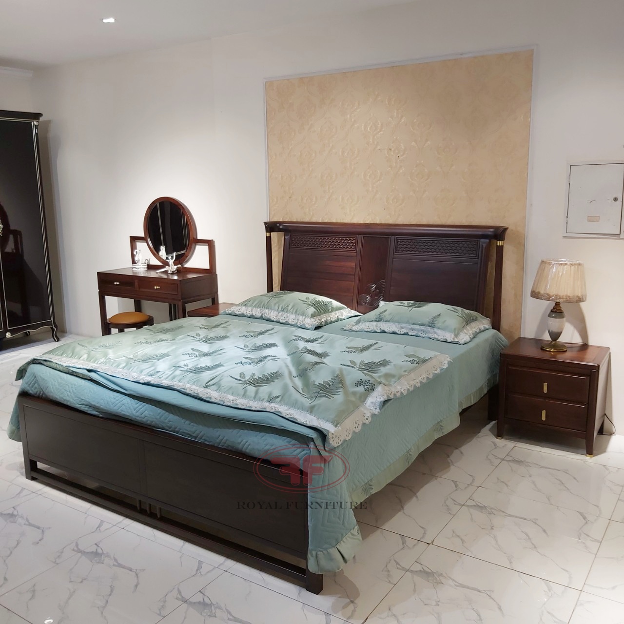 Giường ngủ 1m8x2m indochine 9801 chất liệu gỗ tự nhiên