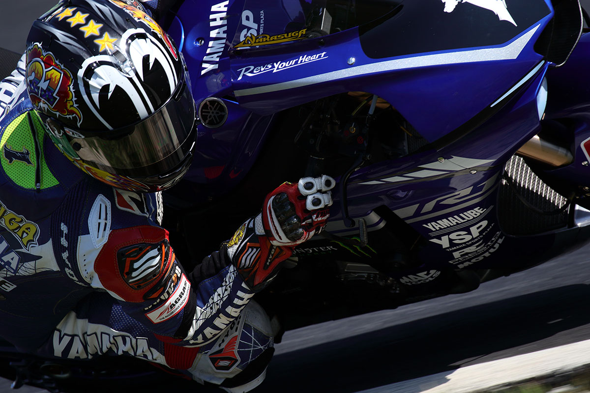 Chụp ảnh với xe moto