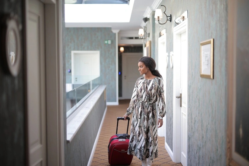 Cách giữ an toàn khi ở khách sạn 2