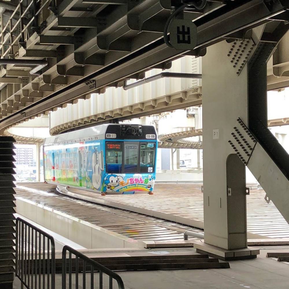 Choáng váng với đoàn tàu treo ngược dài nhất thế giới ở Nhật Bản ảnh 7