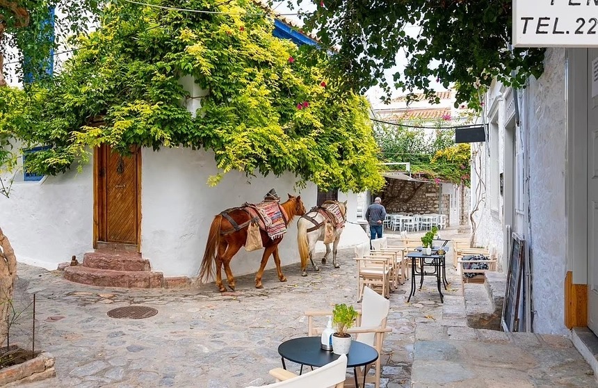 Cuộc sống trên hòn đảo cấm ôtô ở Hy Lạp 3