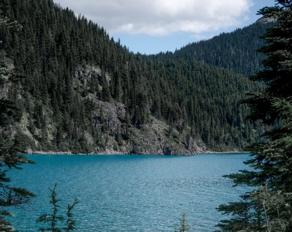 Điểm danh 10 hồ nước phải tới một lần trong đời 4