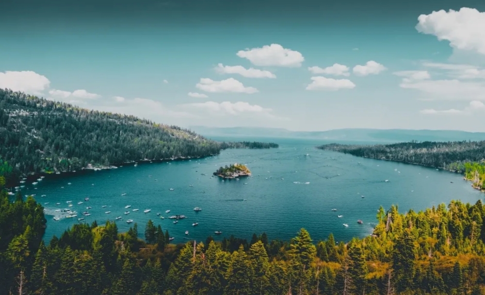 Điểm danh 10 hồ nước phải tới một lần trong đời 6