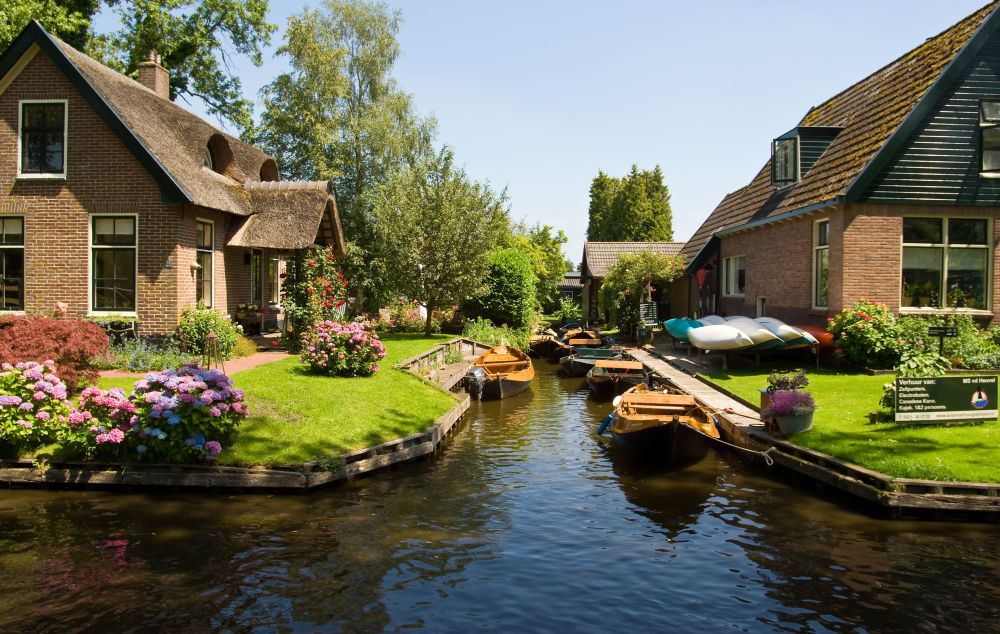 Khám phá Giethoorn - Ngôi làng đẹp như bức tranh thủy mặc - Ảnh 6