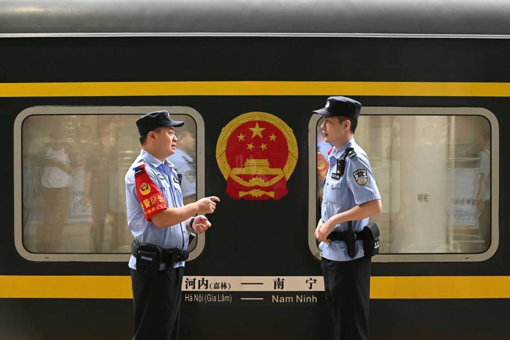 Hành trình du lịch Trung Quốc bằng tàu liên vận và những điều cần biết ảnh 1