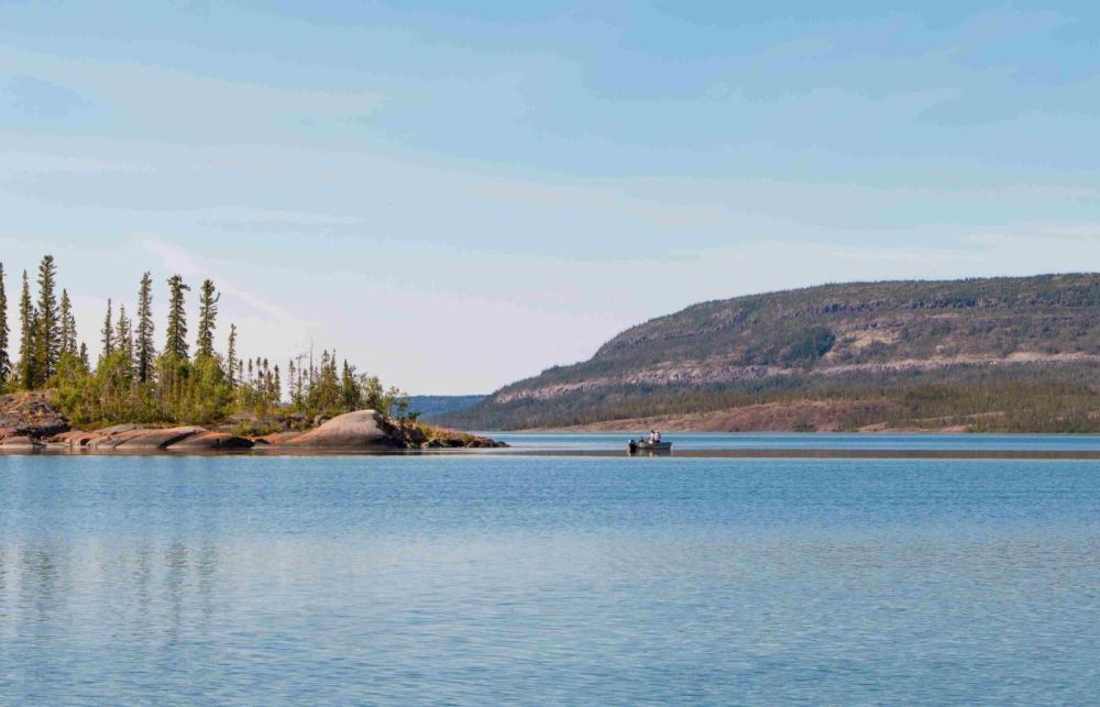 Khám phá 10 hồ nước lớn nhất thế giới 10