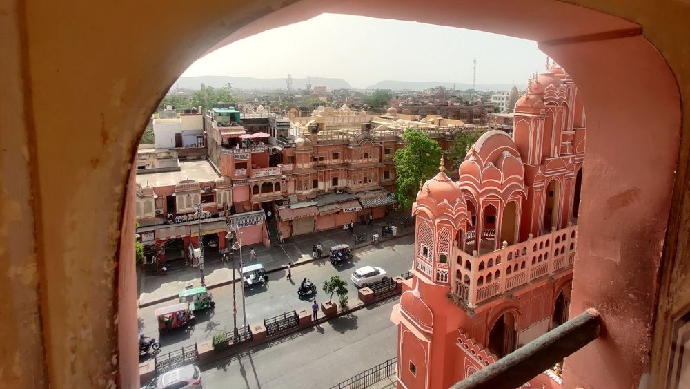 Khám phá bên trong cung điện gần 1.000 cửa sổ ở Ấn Độ ảnh 3