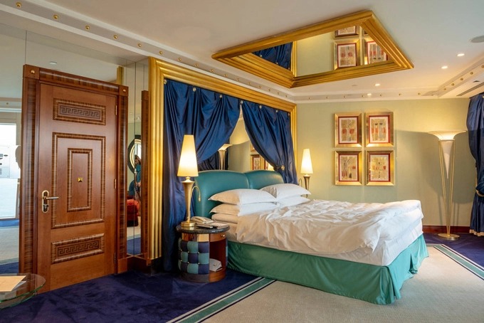 Khám phá bên trong khách sạn 7 sao duy nhất trên thế giới 7