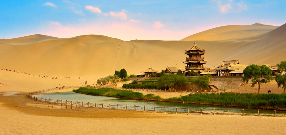 Khám phá những ốc đảo giữa sa mạc cát mênh mông 8