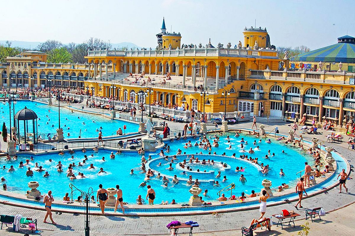 Khám phá tiểu Paris tại Đông Âu 6