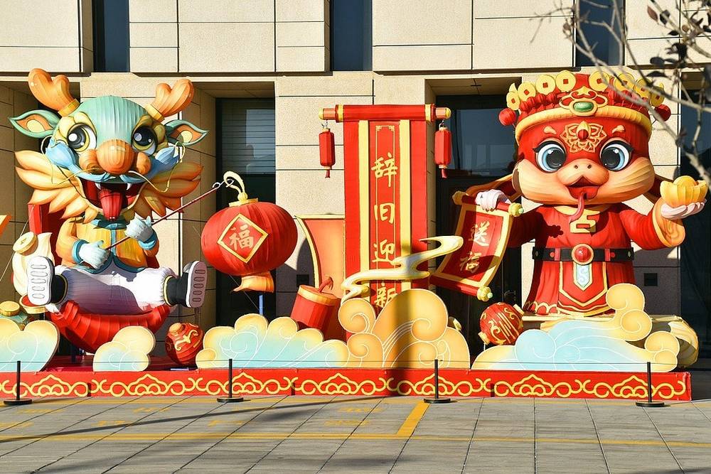 Ngỡ ngàng hàng loạt linh vật rắn gây bão tại Trung Quốc ảnh 13