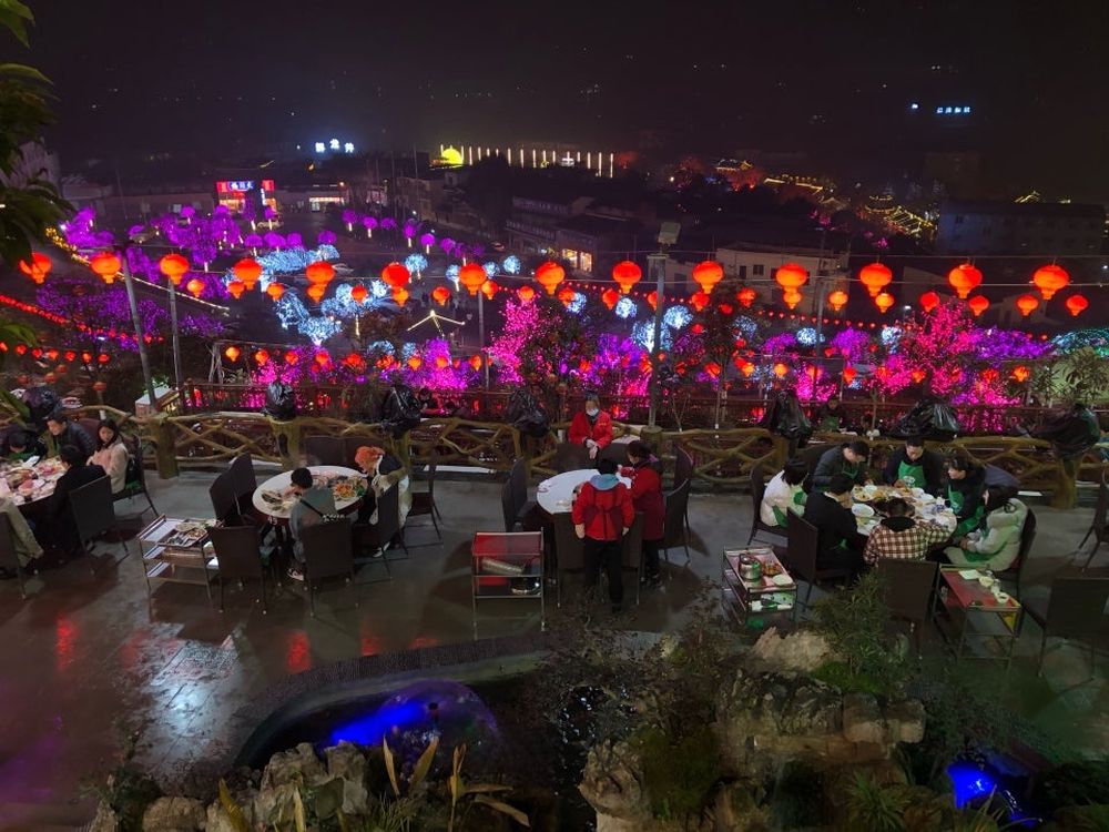 Ngỡ ngàng nhà hàng lẩu lớn nhất thế giới tại Trung Quốc 5