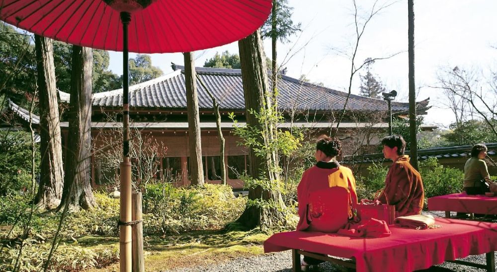 Ngôi chùa vàng ở Nhật tăng giá vé lần đầu sau 30 năm 4