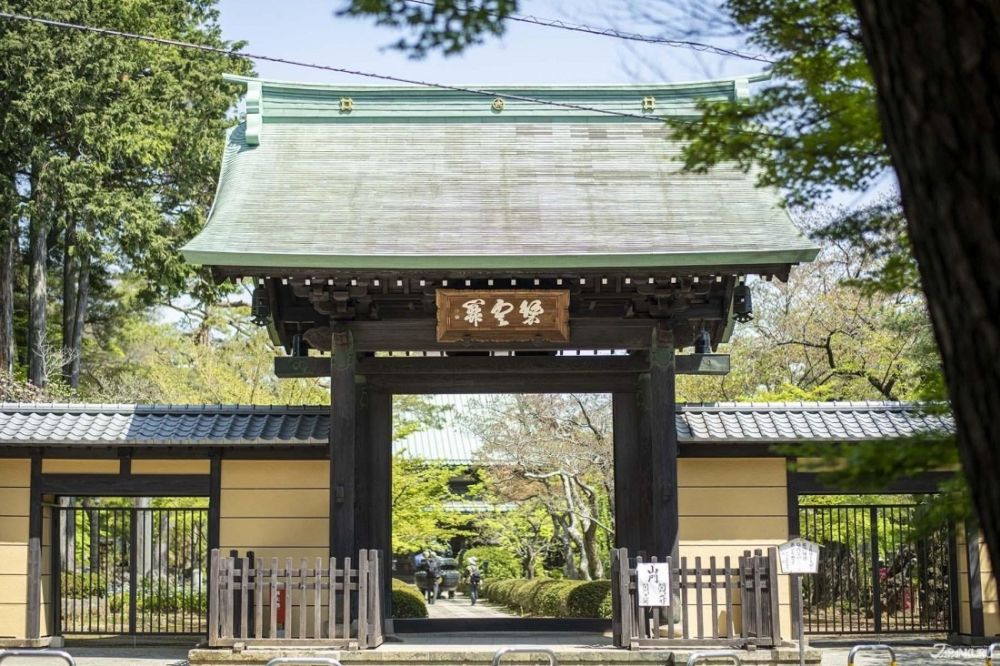 Ngôi đền có hàng nghìn tượng mèo vẫy tay ở Nhật Bản 2