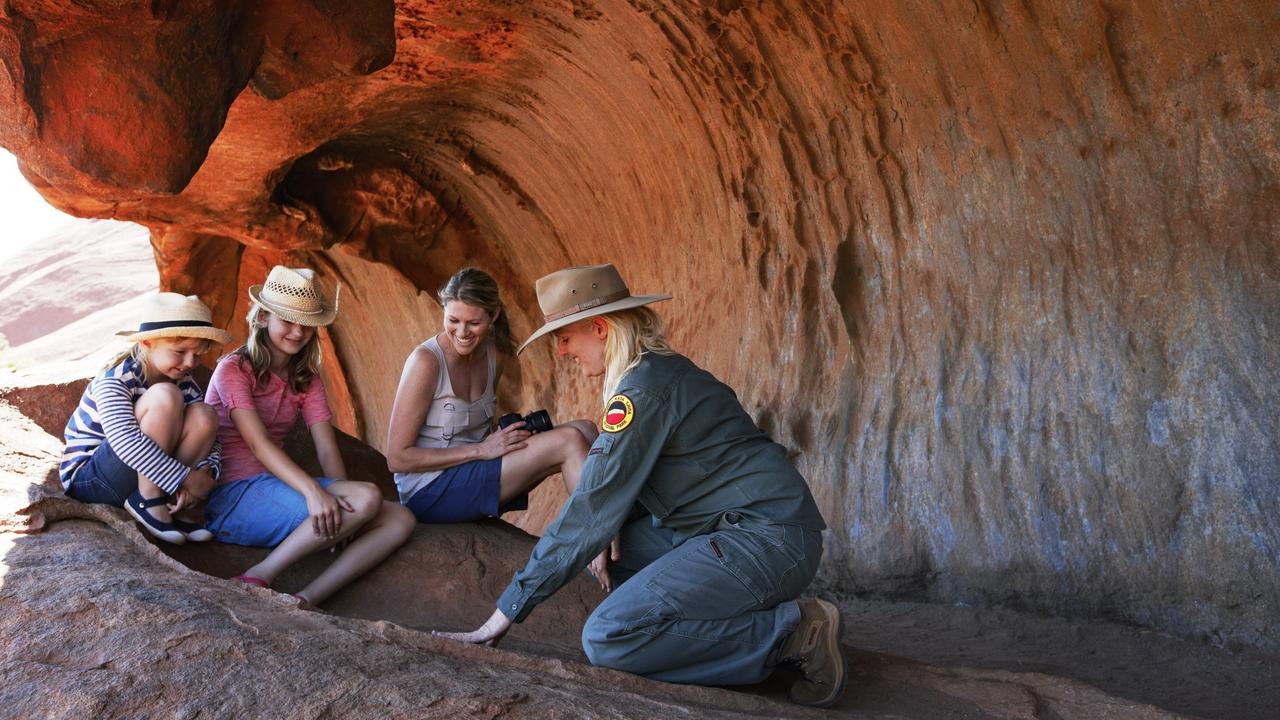 Ngọn núi đỏ rực được ví như rốn của Trái Đất 2