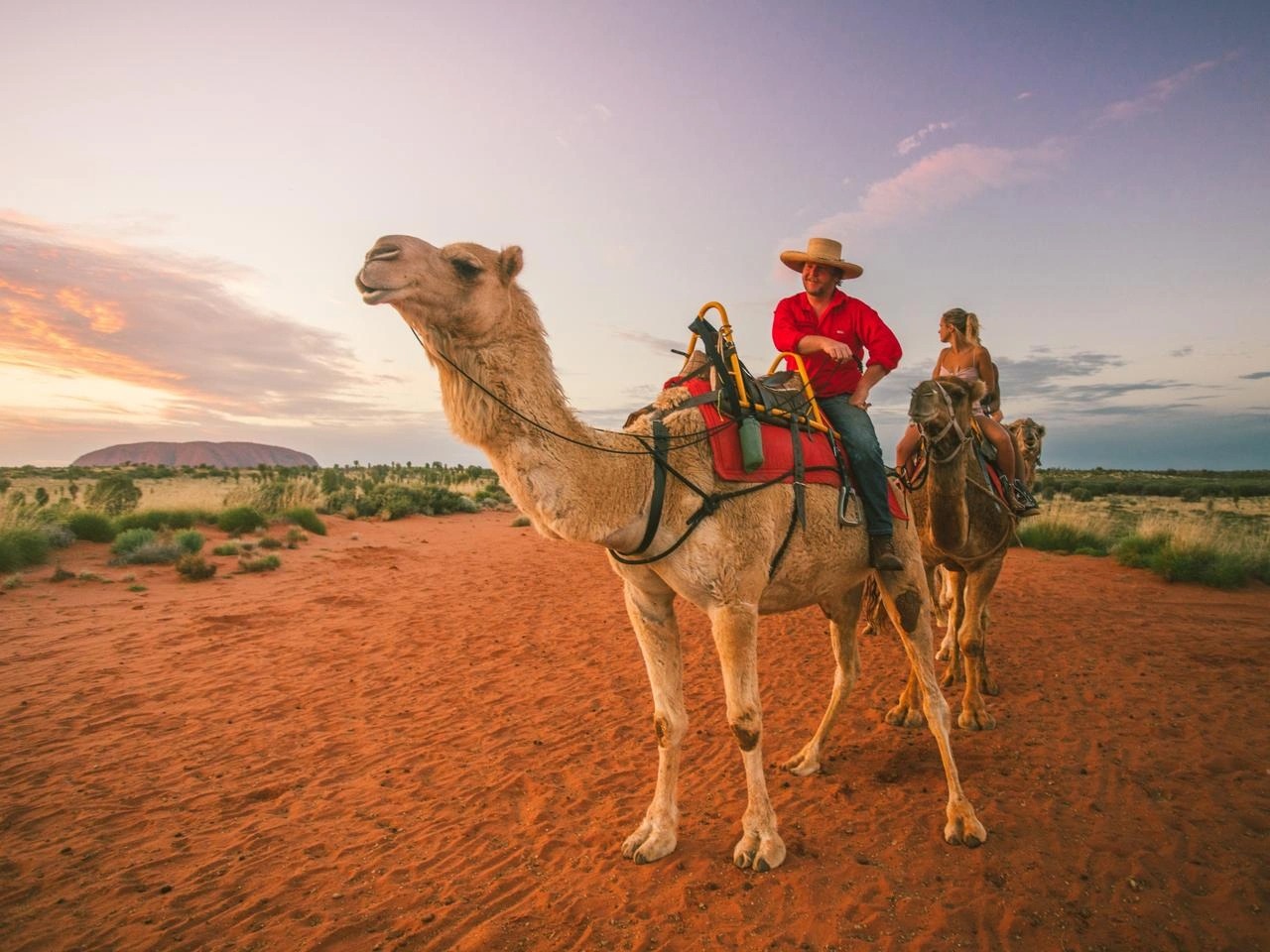 Ngọn núi đỏ rực được ví như rốn của Trái Đất 3