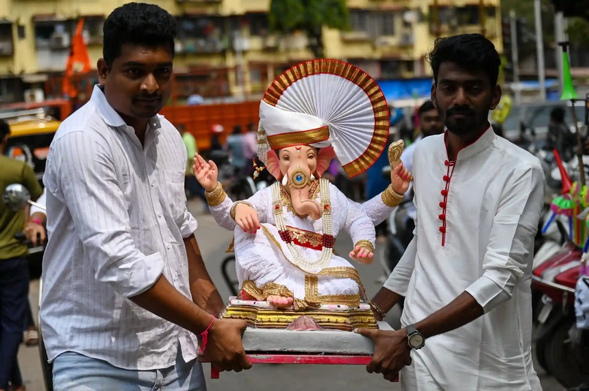 Những bức tượng thần voi khổng lồ ở Ấn Độ 1