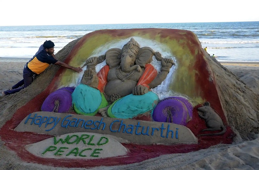 Những bức tượng thần voi khổng lồ ở Ấn Độ 11