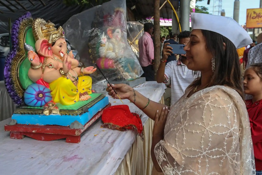 Những bức tượng thần voi khổng lồ ở Ấn Độ 2