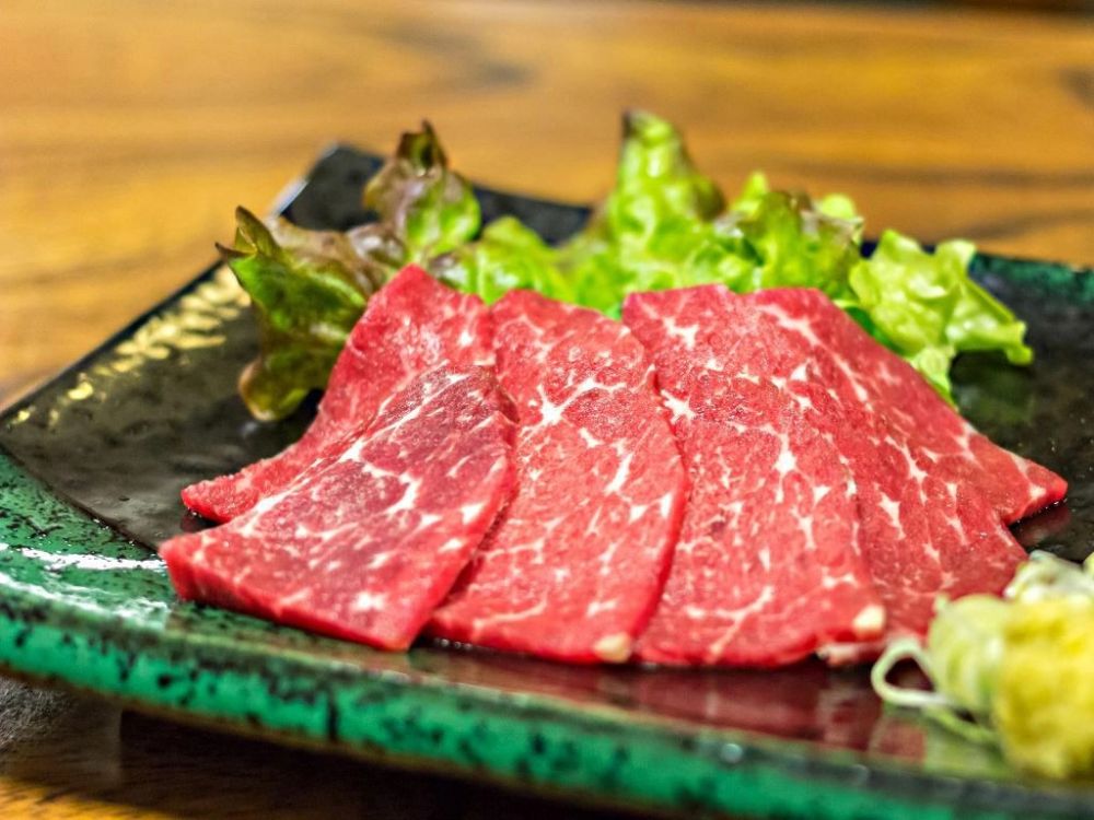 Những món thịt sống nổi tiếng của các nước châu Á 1