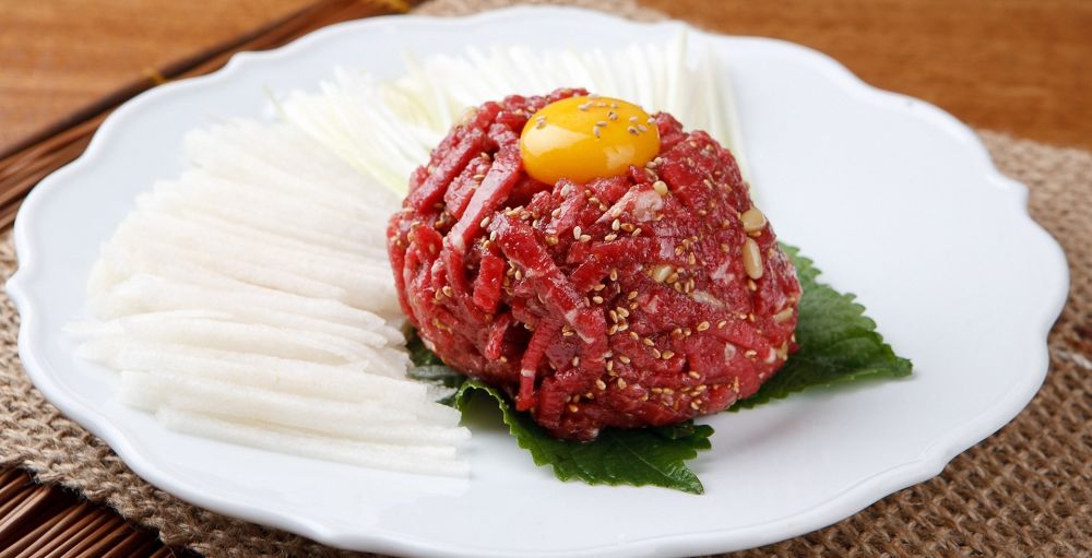 Những món thịt sống nổi tiếng của các nước châu Á 6