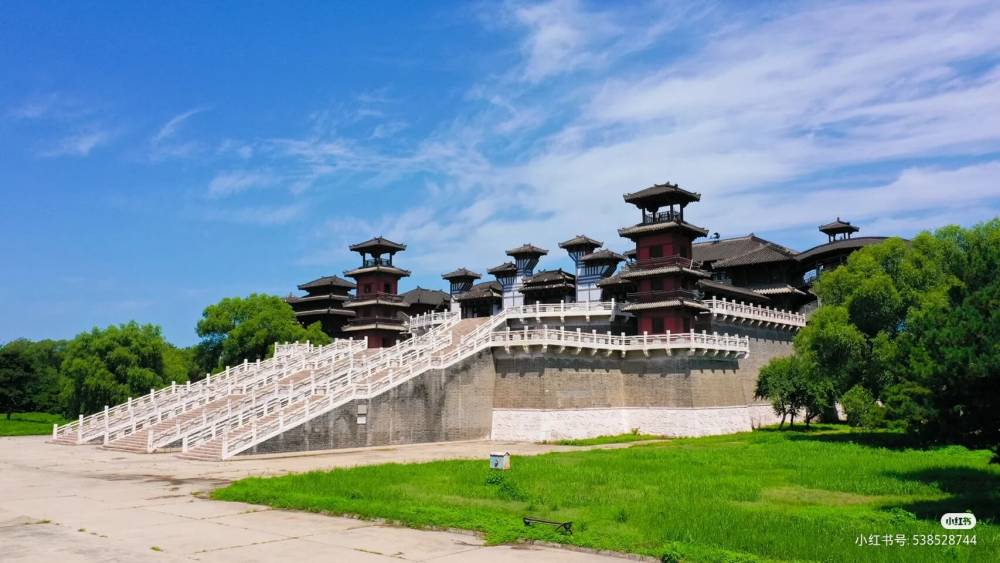 Những phim trường hàng trăm triệu USD ở Trung Quốc - Ảnh 11